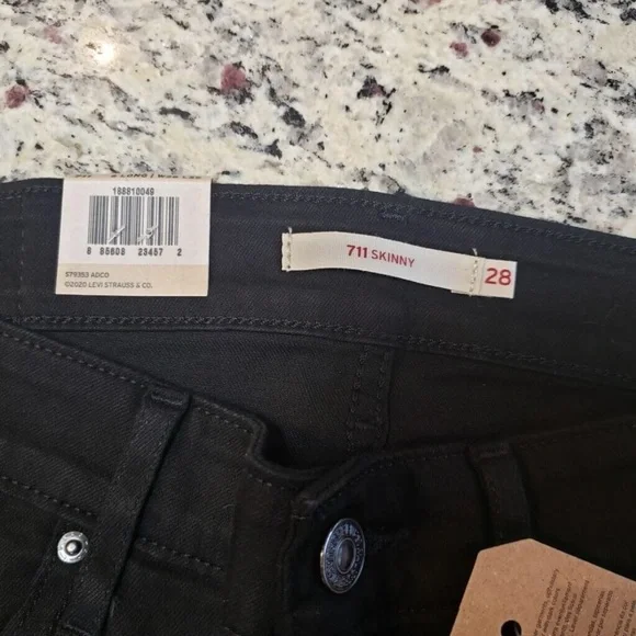 NEW Levi’s Women's 711 Skinny Jeans in 28 Short Length Width 27 & 28 Available - Picture 5 of 6